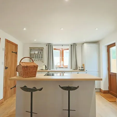 Cedar - Hopewell Bristol