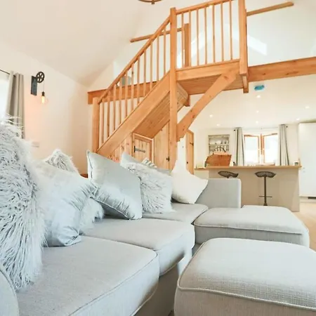 Cedar - Hopewell Bristol