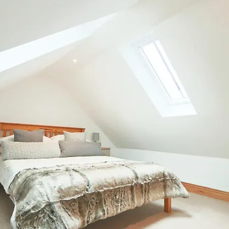 Cedar - Hopewell Holiday home Bristol